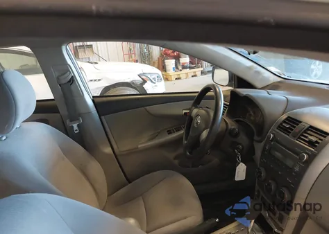 2011 Toyota Corolla Le z USA, uszkodzony, nr VIN JTDBU4EE9B9144668